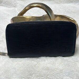 Louis Vuitton Logo Black Epi Leather Zippy Continental Zip Around Wallet